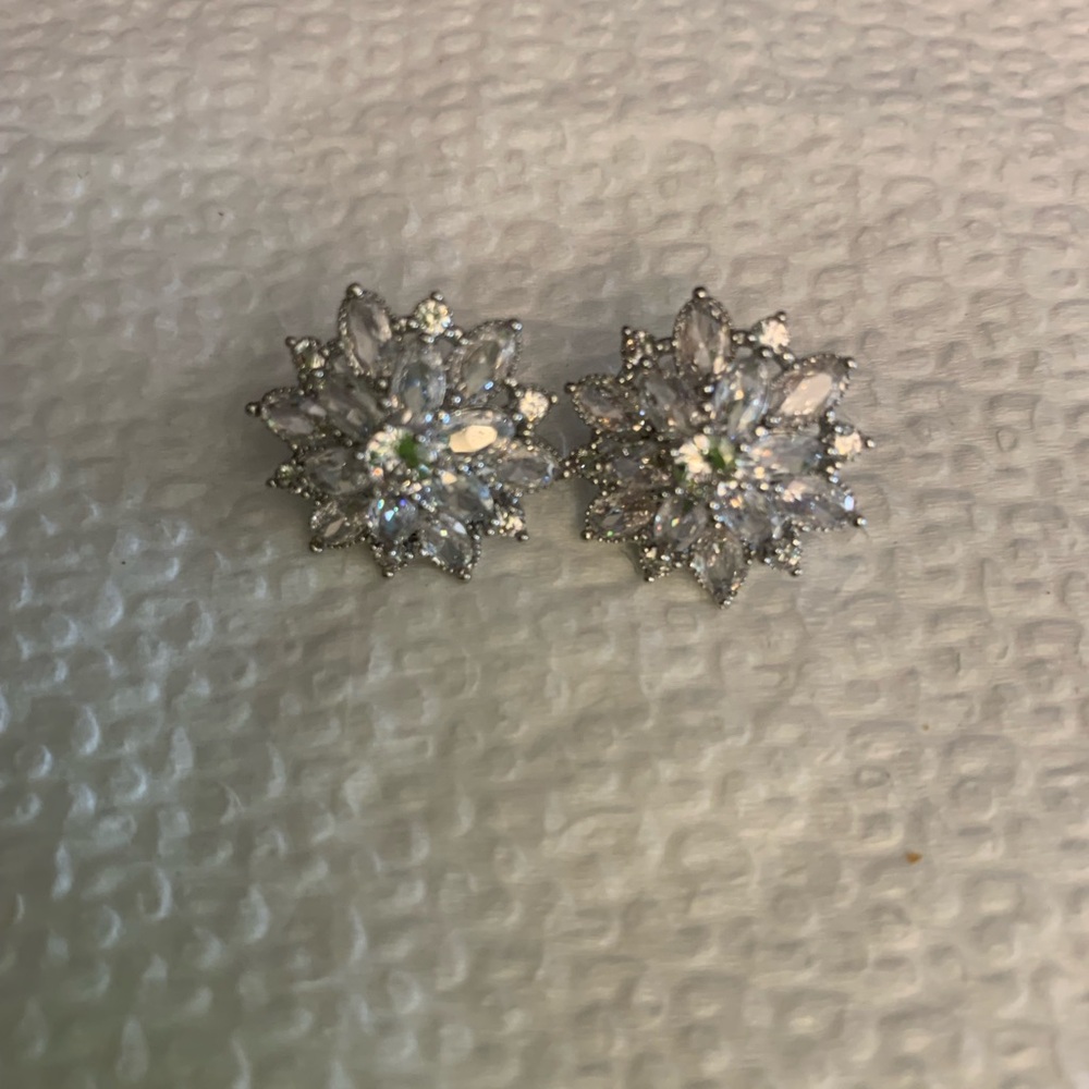 Earrings Sterling Silver 925 With white Zirconia Cz Stones stud fashion style